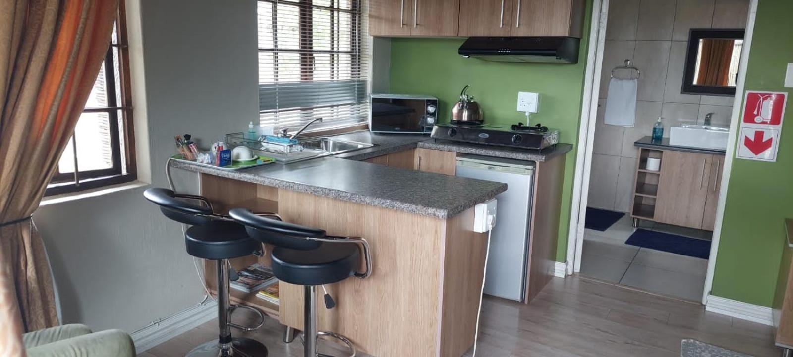 12 On Vaal Drive Guesthouse Vanderbijlpark Εξωτερικό φωτογραφία
