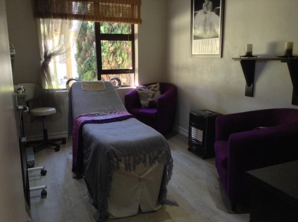 12 On Vaal Drive Guesthouse Vanderbijlpark Εξωτερικό φωτογραφία