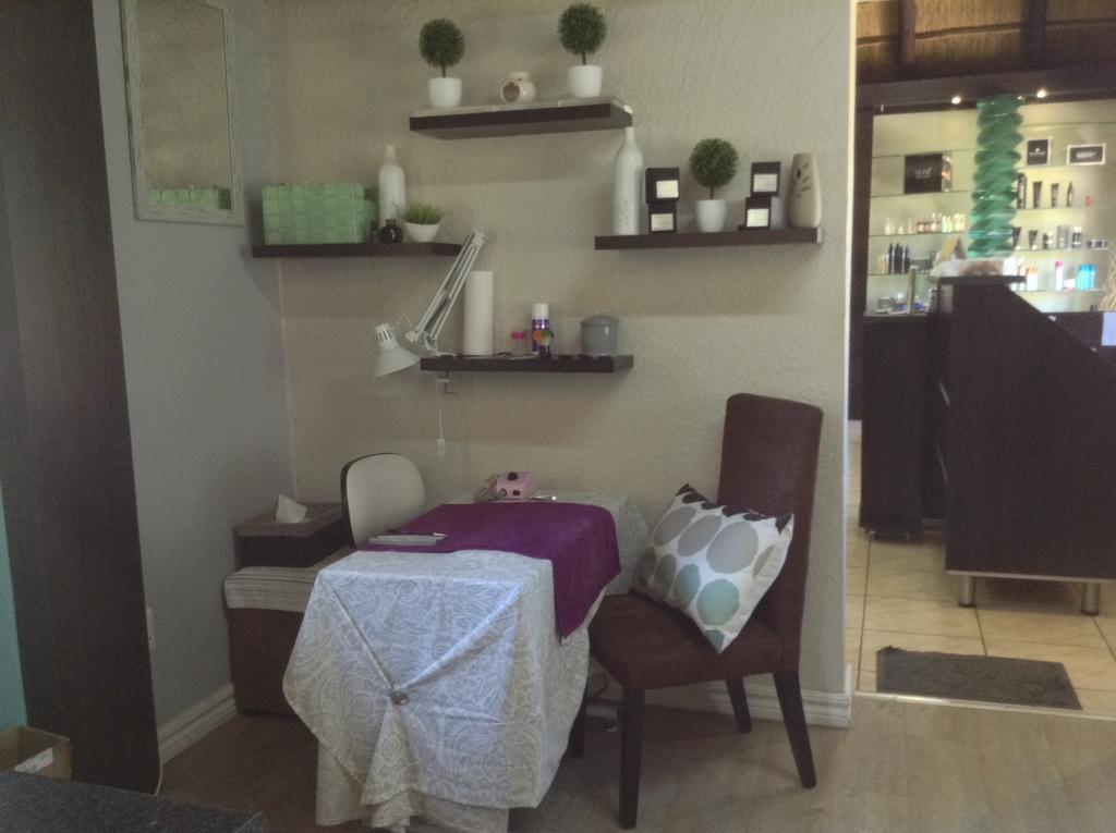 12 On Vaal Drive Guesthouse Vanderbijlpark Εξωτερικό φωτογραφία