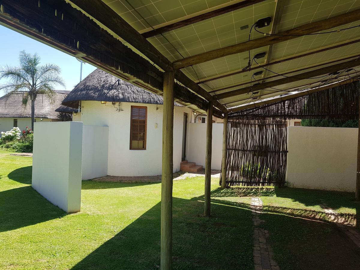 12 On Vaal Drive Guesthouse Vanderbijlpark Εξωτερικό φωτογραφία
