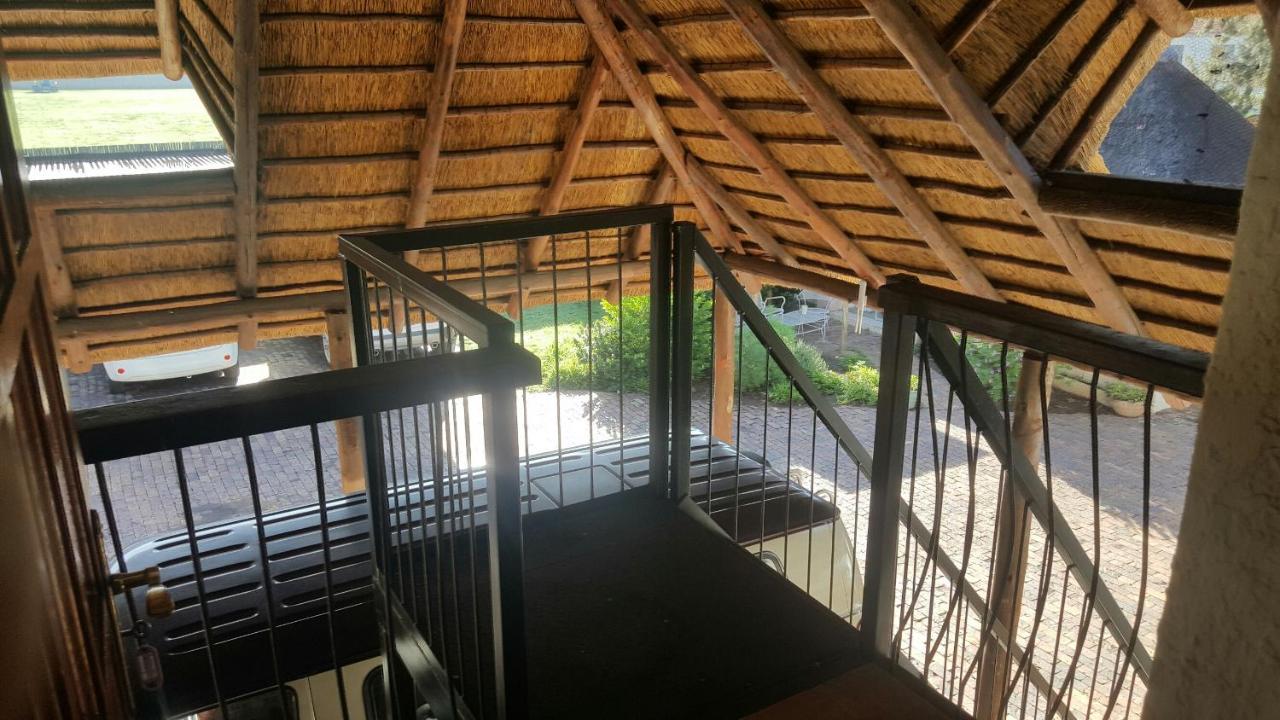 12 On Vaal Drive Guesthouse Vanderbijlpark Εξωτερικό φωτογραφία