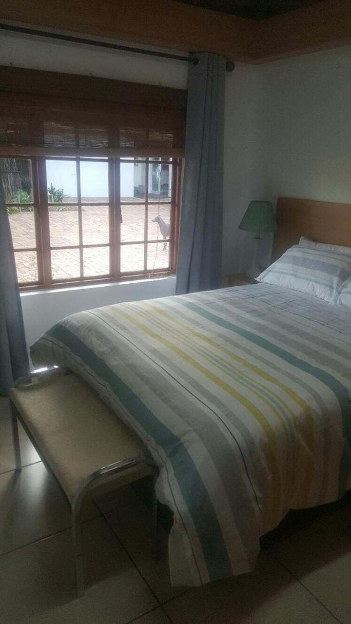 12 On Vaal Drive Guesthouse Vanderbijlpark Εξωτερικό φωτογραφία